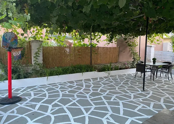 Josy Sun Skala Sotiros